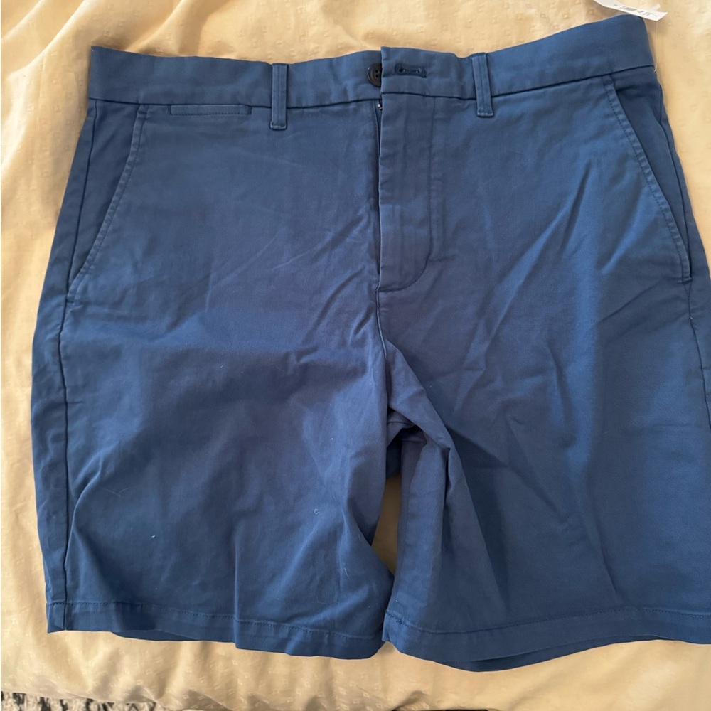Gap 8” Shorts